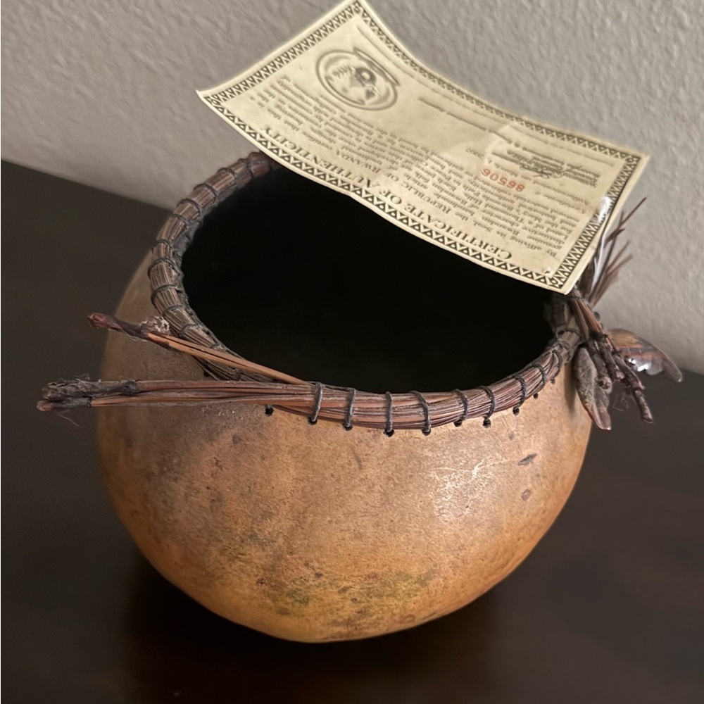 Handcrafted Rwanda Folk Art Gourd Basket Bowl w/ COA Macy’s Path to Peace 6” - Picture 3 of 5
